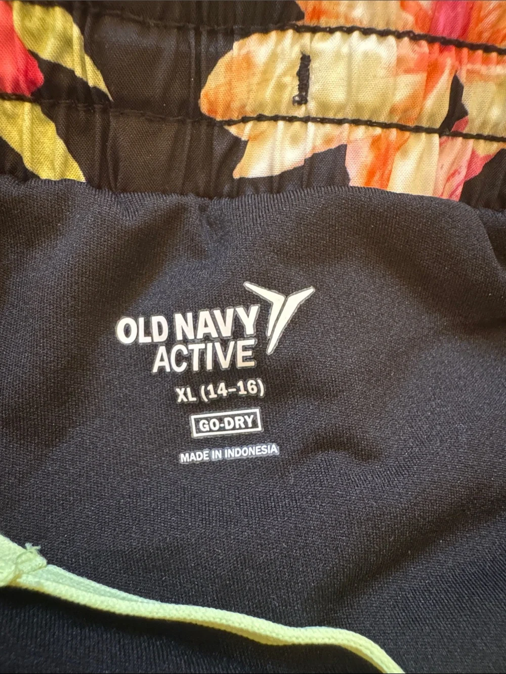 Old Navy black athletic